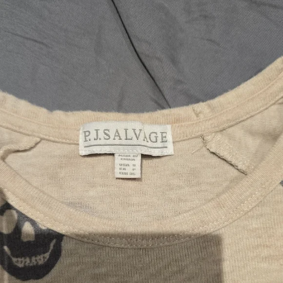 Bundle: PJ Salvage Beige Skull Print Crewneck Top Sz S & Roots Green Tank Top XS - Picture 3 of 7